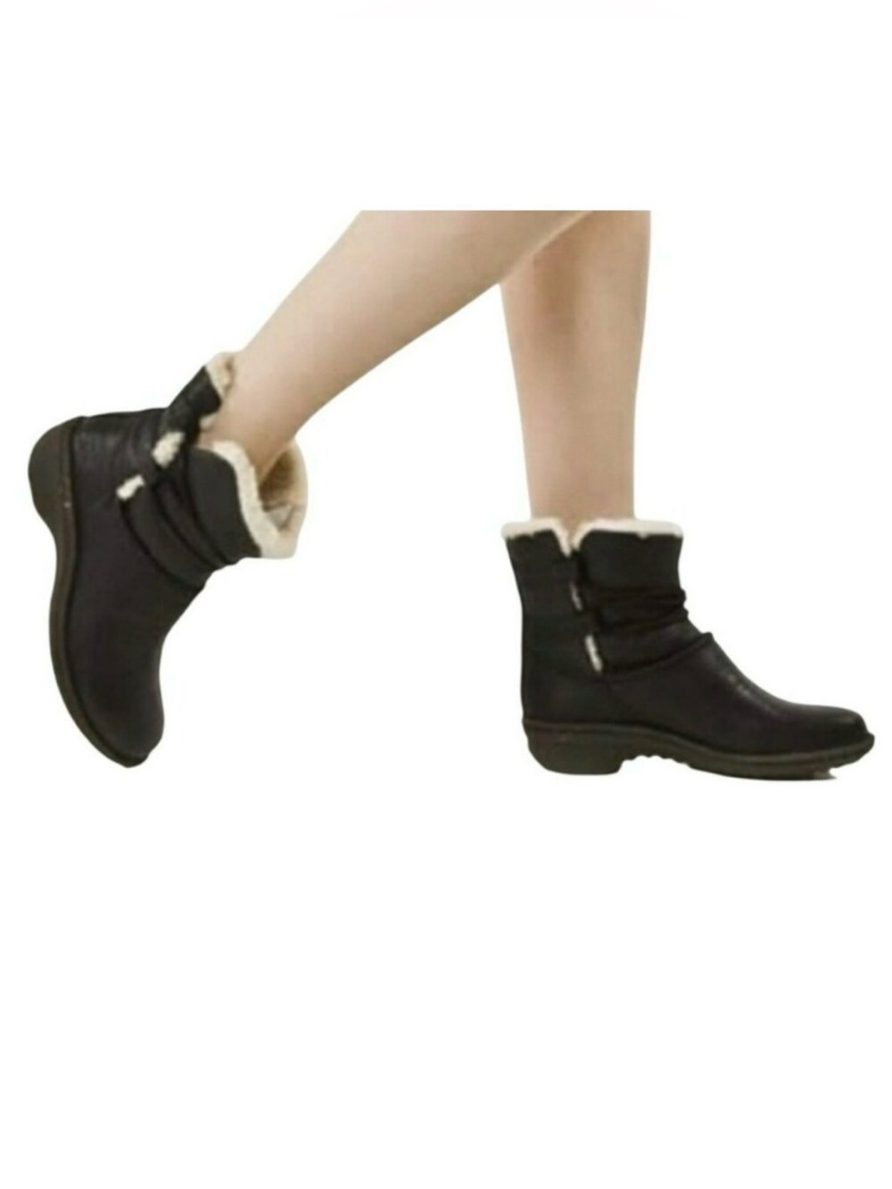 UGG 1932 “Caspia” black 🖤 leather Sherpa lined boots size 6.